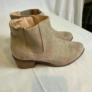 Treasure & Bond Veronica Tan Suede Booties - Size 7